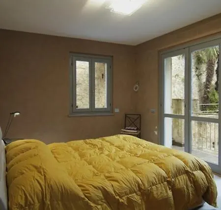 Daire Fiumelatte Sleeps 10 Air Con