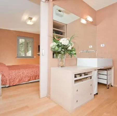 Daire Fiumelatte Sleeps 10 Air Con Varenna